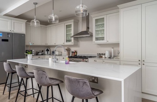 Cassiobury House | 149 m² House ∙ 4 bedrooms ∙ 8 guests