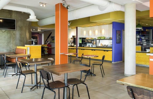 Colombier-Saugnieu Hotel | 15 m² Hotel ∙ 10 guests