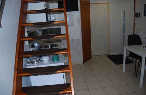 Dammartin-en-Goele House | 15 min from Roissy CDG Airport & 20 min from Parc Astérix, Small house on property