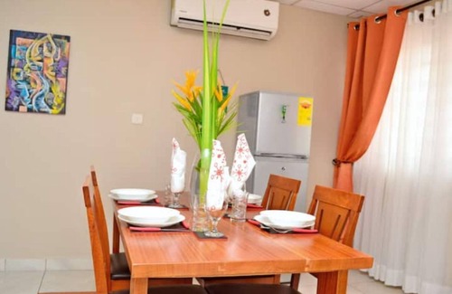 Kokomlemle Apartment | 15 Minutes from Accra City Center 2BDR apartment/2.5 Bathrooms