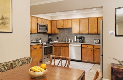 Aspen Condo | 15% Off for Fall Savings! Stay 3 Nights Now thru Nov 19