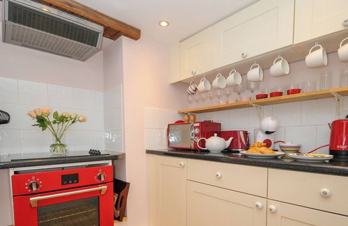 Lostwithiel Cottage | 15 THE MOORS, pet friendly, character holiday cottage in Lostwithiel