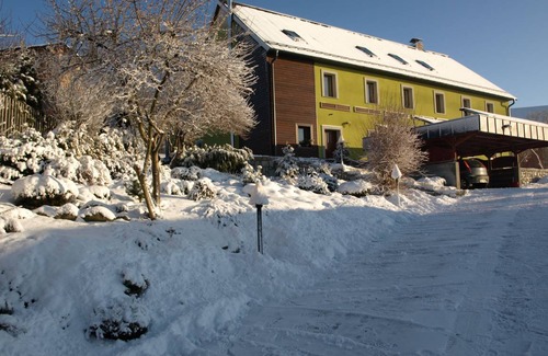 Jezow Sudecki Apartment | 150 m² Apartment ∙ 4 bedrooms ∙ 10 guests