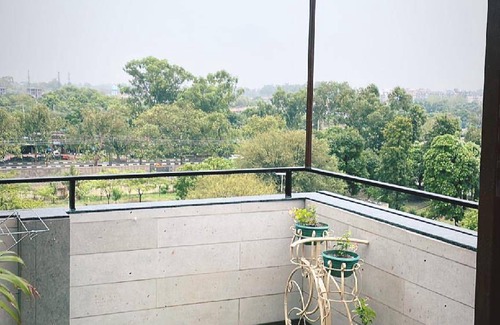 Panchkula Urban Estate Apartment | 150 m² Apartment ∙ 1 bedroom ∙ 3 guests