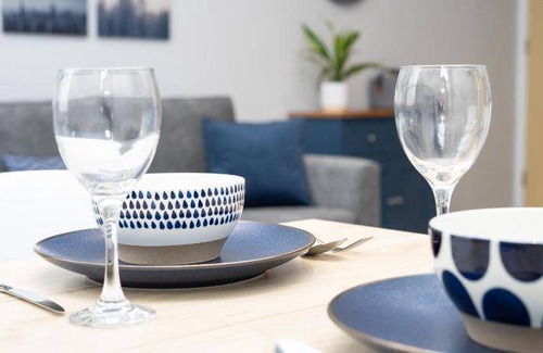 Cheltenham Apartment | 150 m² Apartment ∙ 6 bedrooms ∙ 8 guests