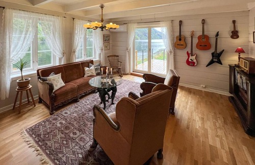 Suldal House | 150 m² Farmhouse ∙ 5 bedrooms ∙ 8 guests