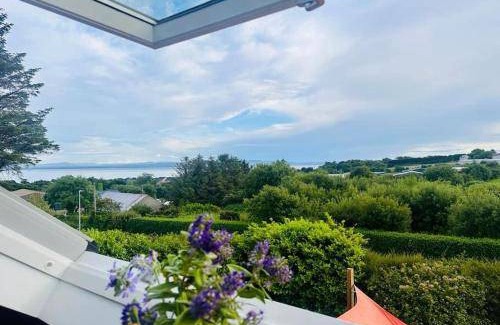 Moville House | 150 m² House ∙ 2 bedrooms ∙ 5 guests