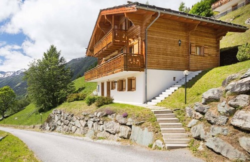 Heremence House | 150 m² House ∙ 4 bedrooms ∙ 8 guests