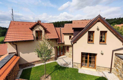 Varvazov House | 150 m² House ∙ 4 bedrooms ∙ 10 guests