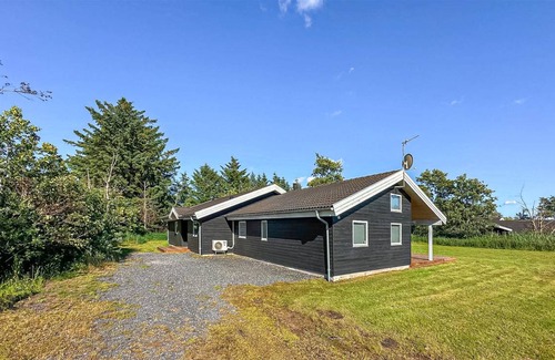 Strandby House | 150 m² House ∙ 4 bedrooms ∙ 12 guests