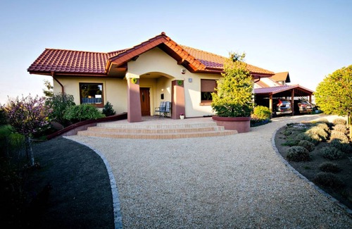 Kobierzyce House | 150 m² House ∙ 4 bedrooms ∙ 5 guests