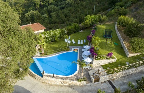 Sant'Angelo di Brolo Villa | 150 m² Villa ∙ 3 bedrooms ∙ 9 guests