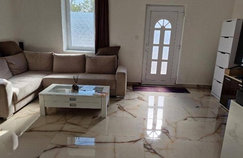 Halasztelek Apartment | 150 m² Serviced apartment ∙ 4 bedrooms ∙ 11 guests