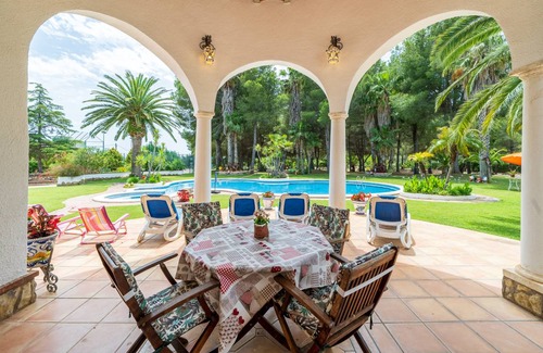 Miami Platja Villa | 150 m² Villa ∙ 5 bedrooms ∙ 14 guests