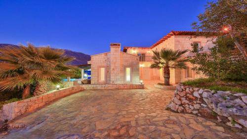 Kas Villa | 150 m² Villa ∙ 4 bedrooms ∙ 8 guests