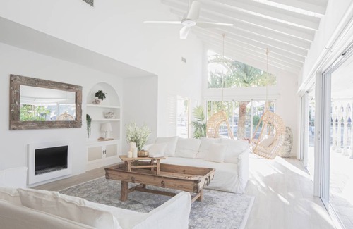 Runaway Bay Villa | 150 m² Villa ∙ 1 bedroom ∙ 2 guests