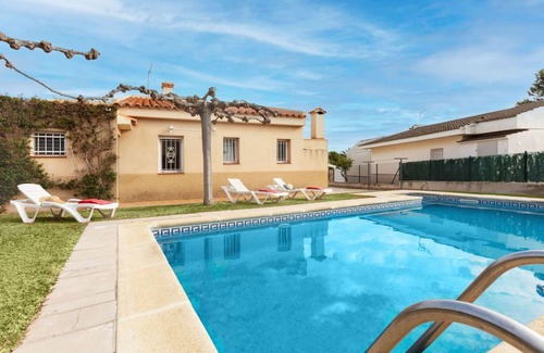 L Almadrava Villa | 150 m² Villa ∙ 4 bedrooms ∙ 8 guests