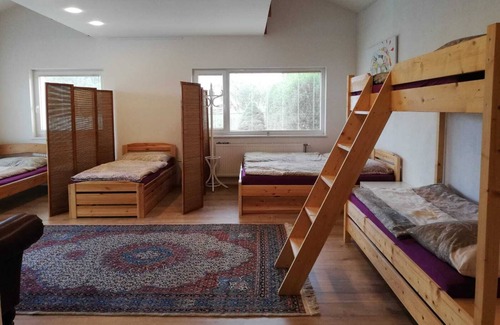 Markt Sankt Martin House | 150m2 Haus + 70m2 Yogaraum + 4000 m2 Garten + Jurte