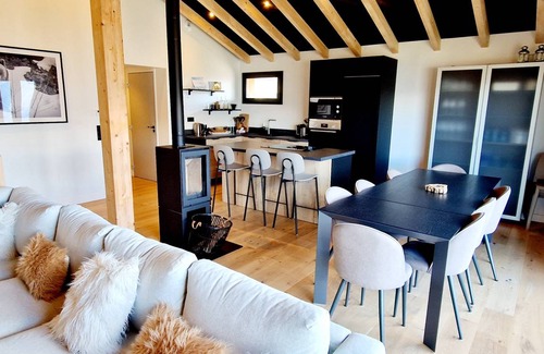 Montalbert Ski Chalet | 151 m² Chalet ∙ 6 bedrooms ∙ 12 guests