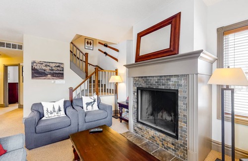 The Blue Mountains Condo | 154 m² Condo ∙ 4 bedrooms ∙ 10 guests