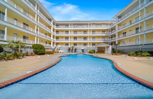 Sandbridge Condo | 155 m² Condo ∙ 3 bedrooms ∙ 8 guests