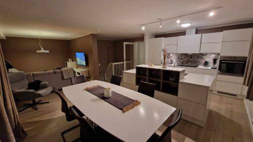 Kvaloya House | 156 m² House ∙ 4 bedrooms ∙ 8 guests