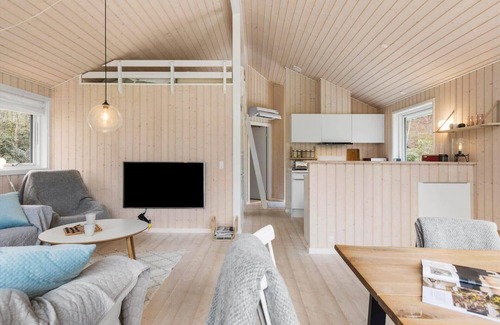 Tikob House | 1560 Tikøb - Langesøvej 15 B