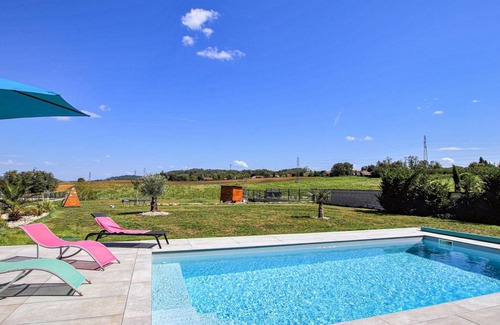 Pont-Eveque House | 157 m² House ∙ 4 bedrooms ∙ 6 guests