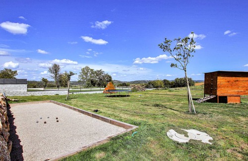 Pont-Eveque House | 157 m² House ∙ 4 bedrooms ∙ 6 guests