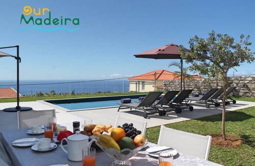 Estreito da Calheta Villa | 158 m² Villa ∙ 3 bedrooms ∙ 6 guests