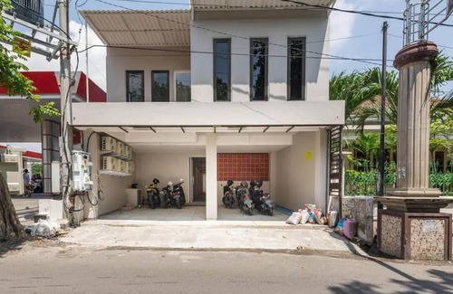 Surabaya Hotel | 16 m² Hotel ∙ 3 guests