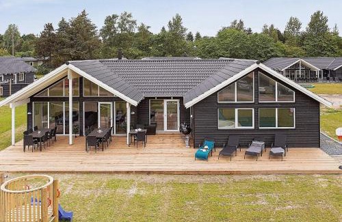 Vejby House | 16 person holiday home in Vejby