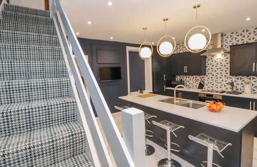South Shields Cottage | 16 SEAFIELD TERRACE, pet friendly, with hot tub in South Shields