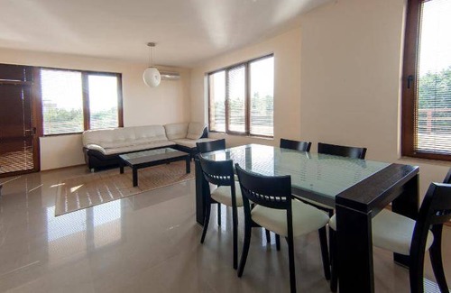Balchik Apartment | 160 m² Apartment ∙ 3 bedrooms ∙ 6 guests