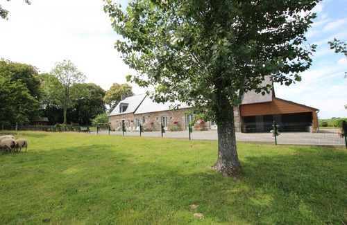 Villedieu-les-Poeles-Rouffigny House | 160 m² Gîte ∙ 3 bedrooms ∙ 8 guests