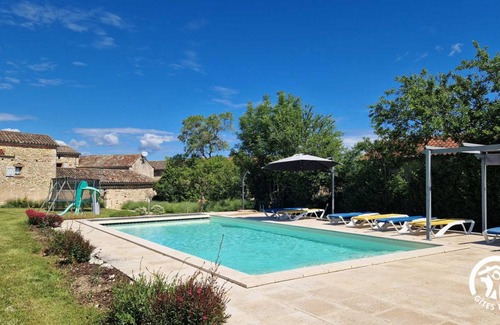 Livers-Cazelles House | 160 m² Gîte ∙ 3 bedrooms ∙ 8 guests