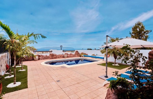 Adeje House | 160 m² House ∙ 2 bedrooms ∙ 4 guests