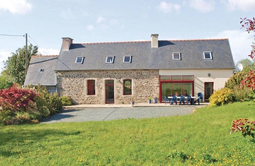 Tredarzec House | 160 m² House ∙ 4 bedrooms ∙ 9 guests