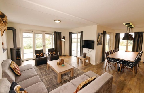 Zuideinde House | 160 m² House ∙ 4 bedrooms ∙ 8 guests