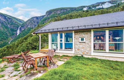 Luster House | 160 m² House ∙ 4 bedrooms ∙ 9 guests