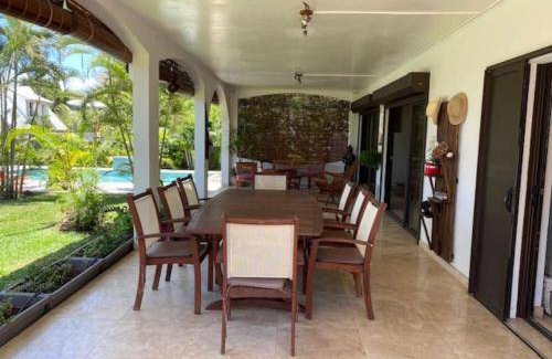 St Gilles-les-Bains Villa | 160 m² Villa ∙ 5 bedrooms ∙ 10 guests