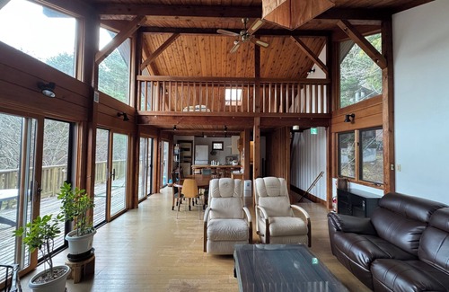 Fujikawaguchiko Cottage | 162㎡cabin/3min walk Lake Saiko/remote work/BBQ/5min drive Kawaguchi Lake/Mt.Fuji