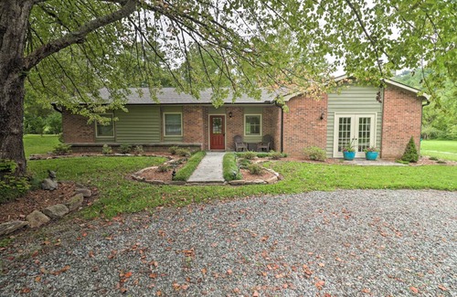 Hendersonville House | 164 m² House ∙ 3 bedrooms ∙ 6 guests