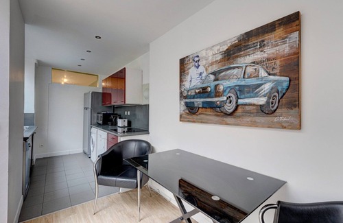 Quartier Saint-Ambroise Apartment | 164 Suite Rudy - Superb apartment in Paris.