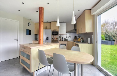 Plevenon House | 165 m² House ∙ 3 bedrooms ∙ 6 guests