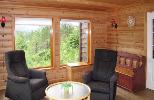 Eikelandsosen House | 165 m² House ∙ 10 bedrooms ∙ 20 guests