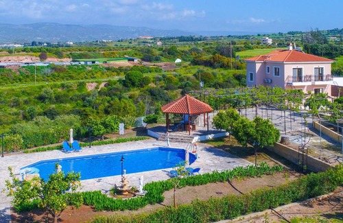 Latchi Villa | 165 m² Villa ∙ 3 bedrooms ∙ 6 guests