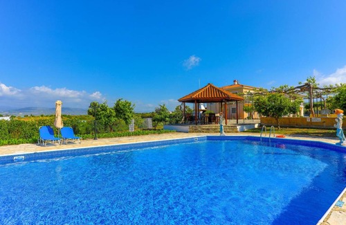 Latchi Villa | 165 m² Villa ∙ 3 bedrooms ∙ 6 guests