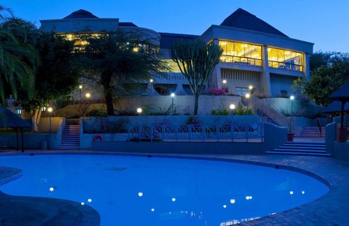 Victoria Falls Resort | 166 m² Resort ∙ 127 guests