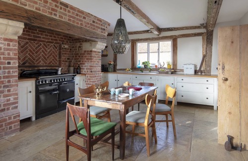 Harleston House | 16th century grade II* farmhouse with hot tub and wild swimming